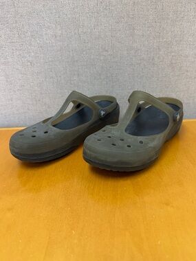 CROCS Carlie Womens 10 T-Strap Slip-On Mary Jane Jelly Comfort Shoes Clogs